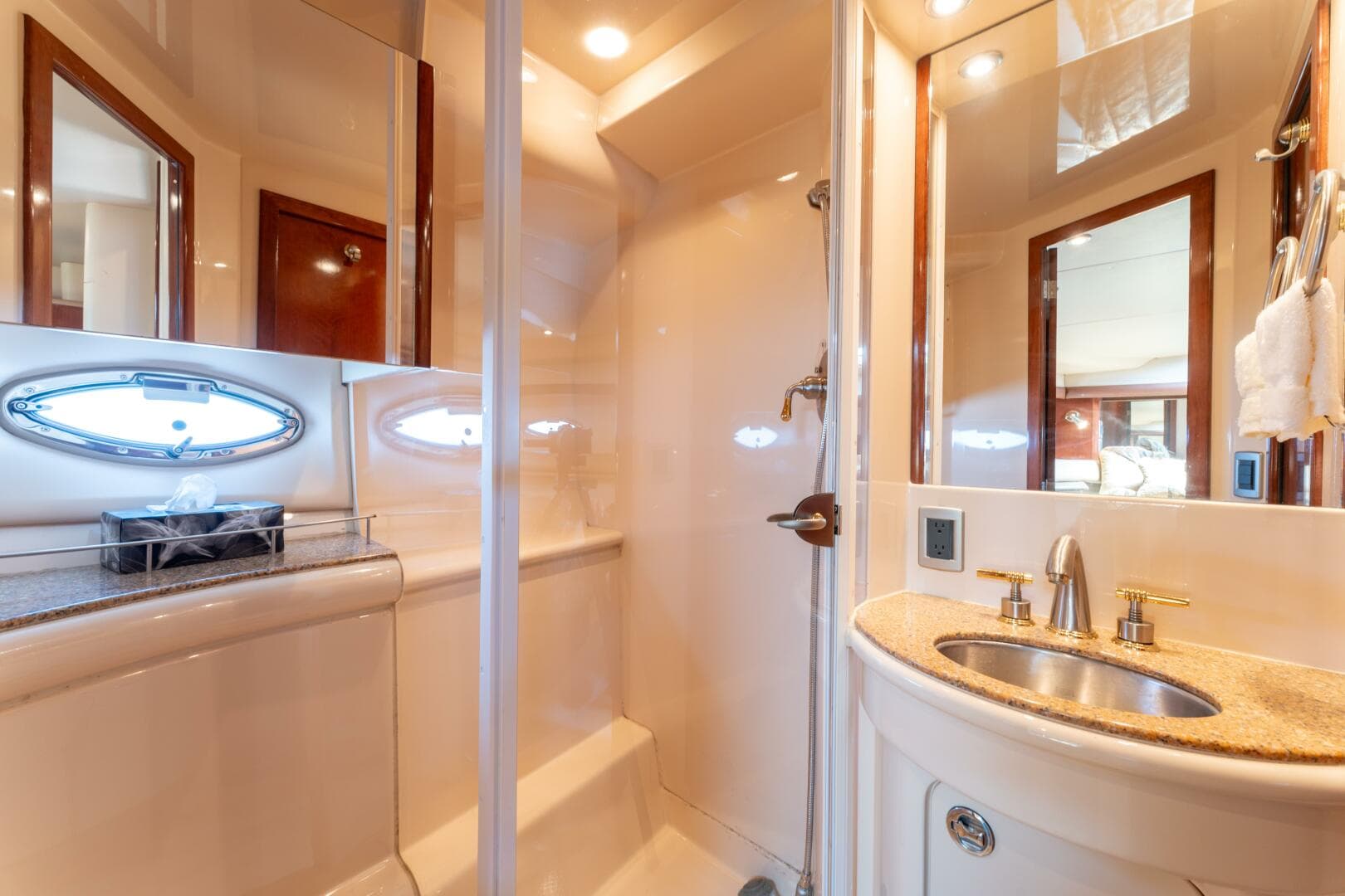 2008 Meridian 459 — photo 37