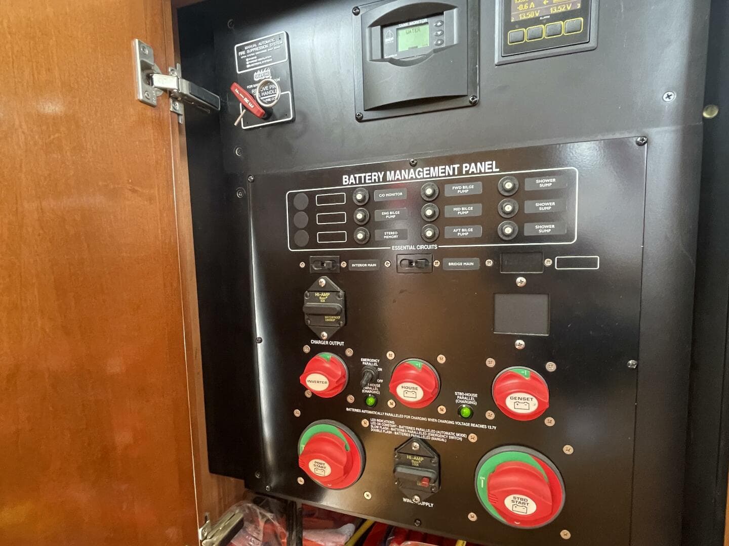 2005 Meridian 341 — photo 31