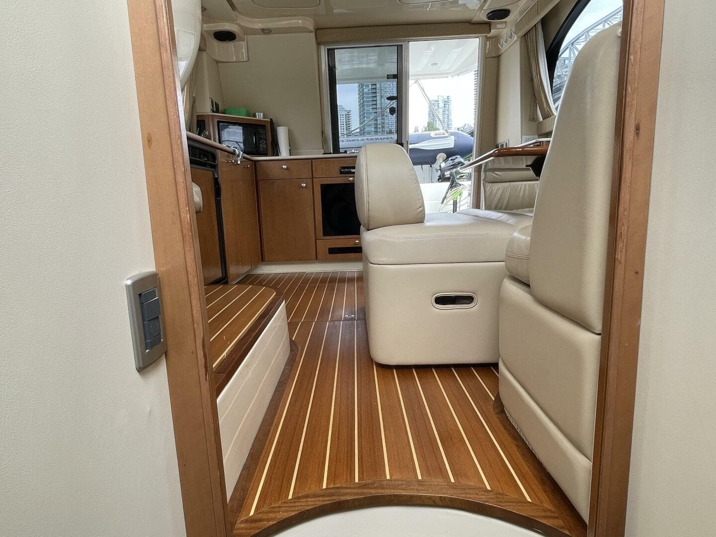 2005 Meridian 341 — photo 25
