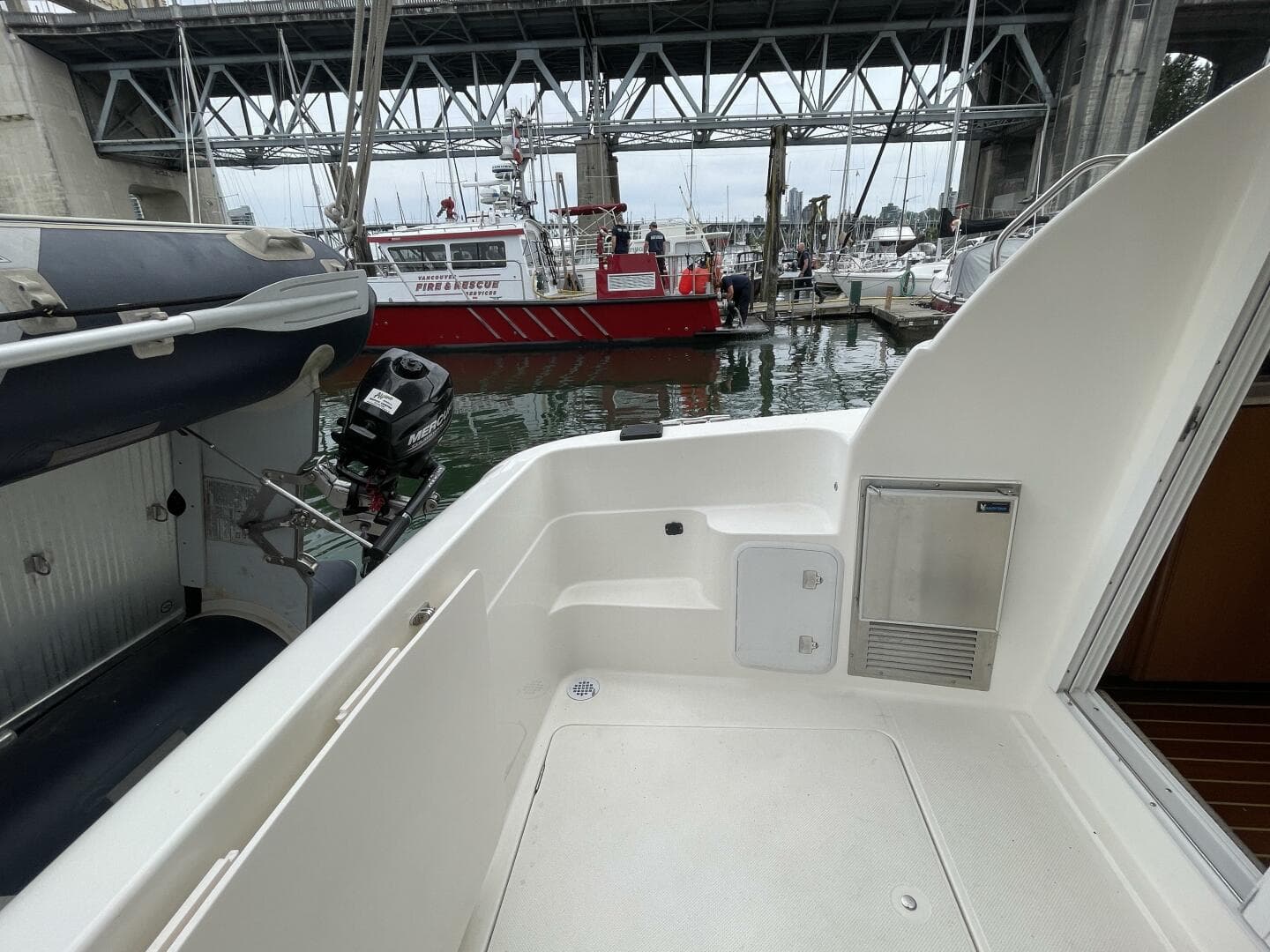 2005 Meridian 341 — photo 15