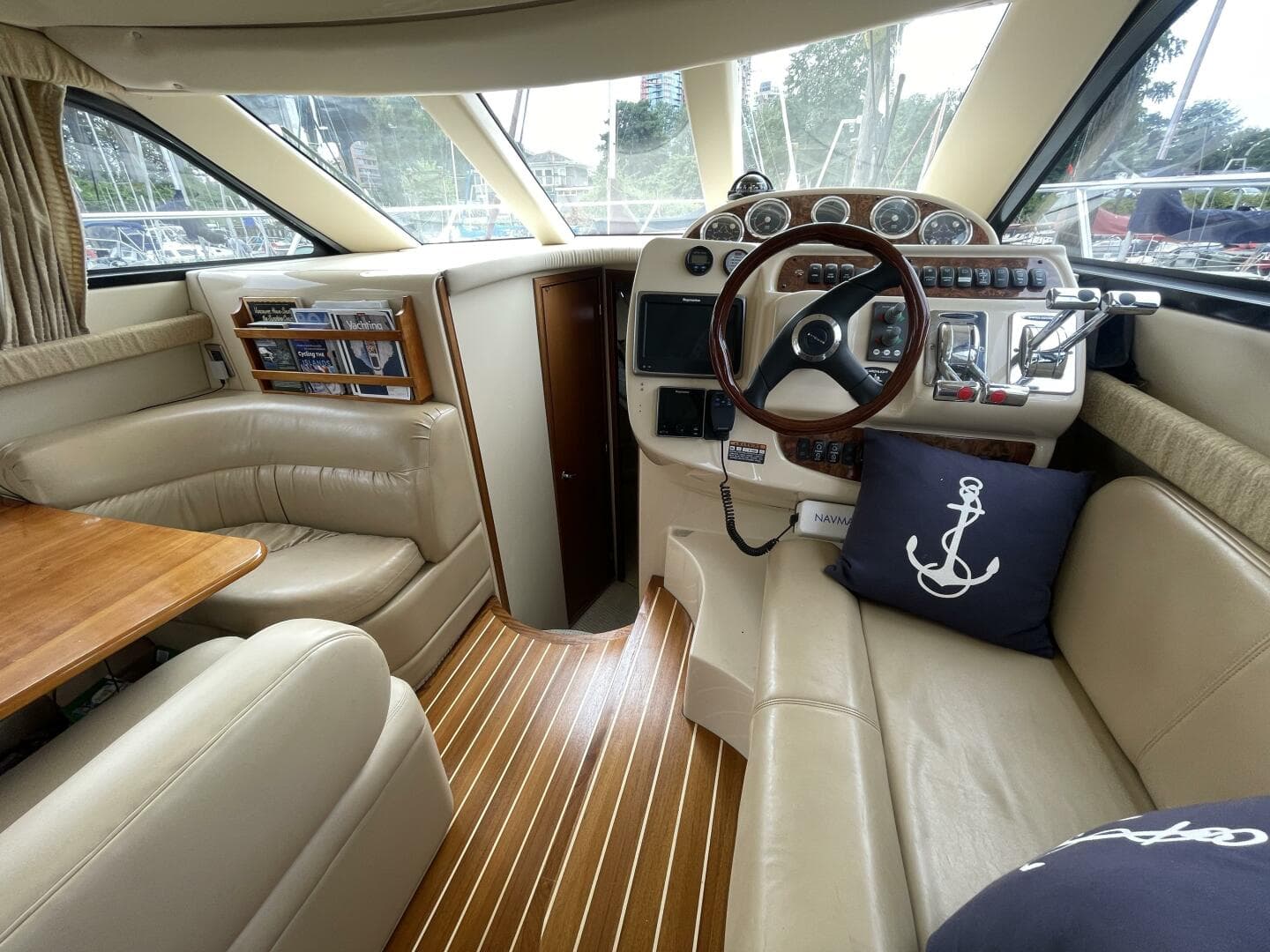 2005 Meridian 341 — photo 21