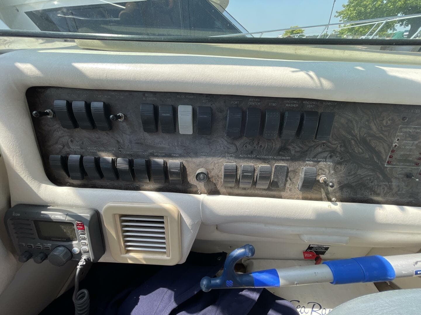 1998 Sea Ray 630 Super Sun Sport — photo 50