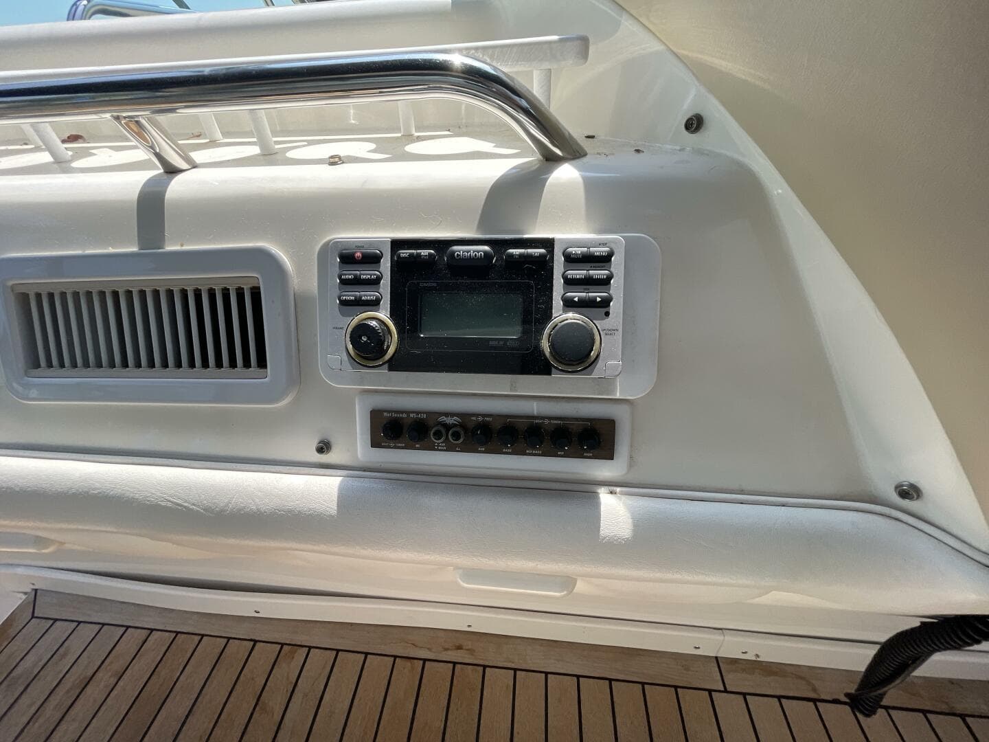 1998 Sea Ray 630 Super Sun Sport — photo 44