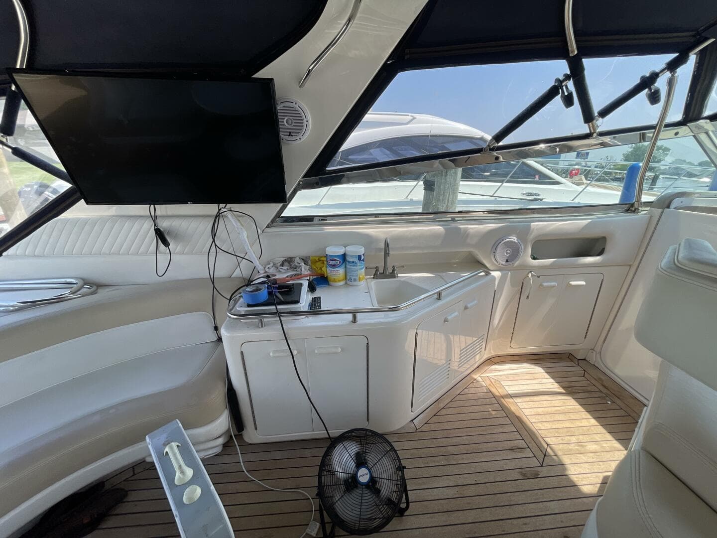 1998 Sea Ray 630 Super Sun Sport — photo 36