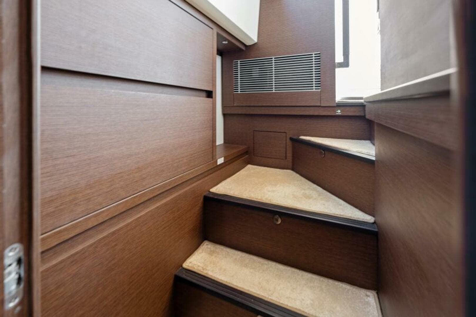 2020 Prestige 520 Flybridge — photo 23