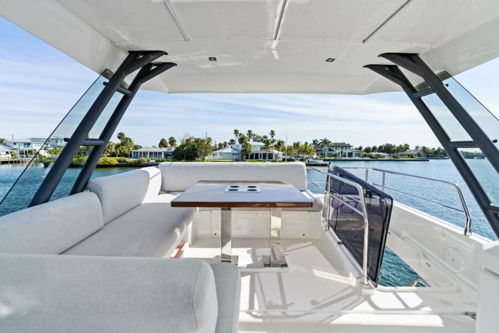 2020 Prestige 520 Flybridge — photo 45