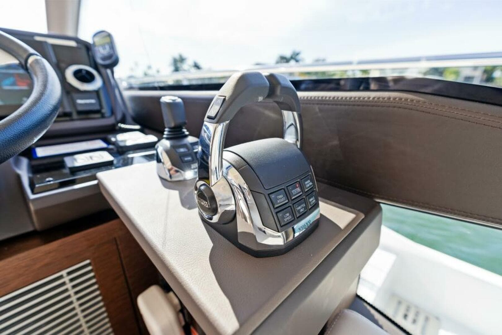 2020 Prestige 520 Flybridge — photo 19