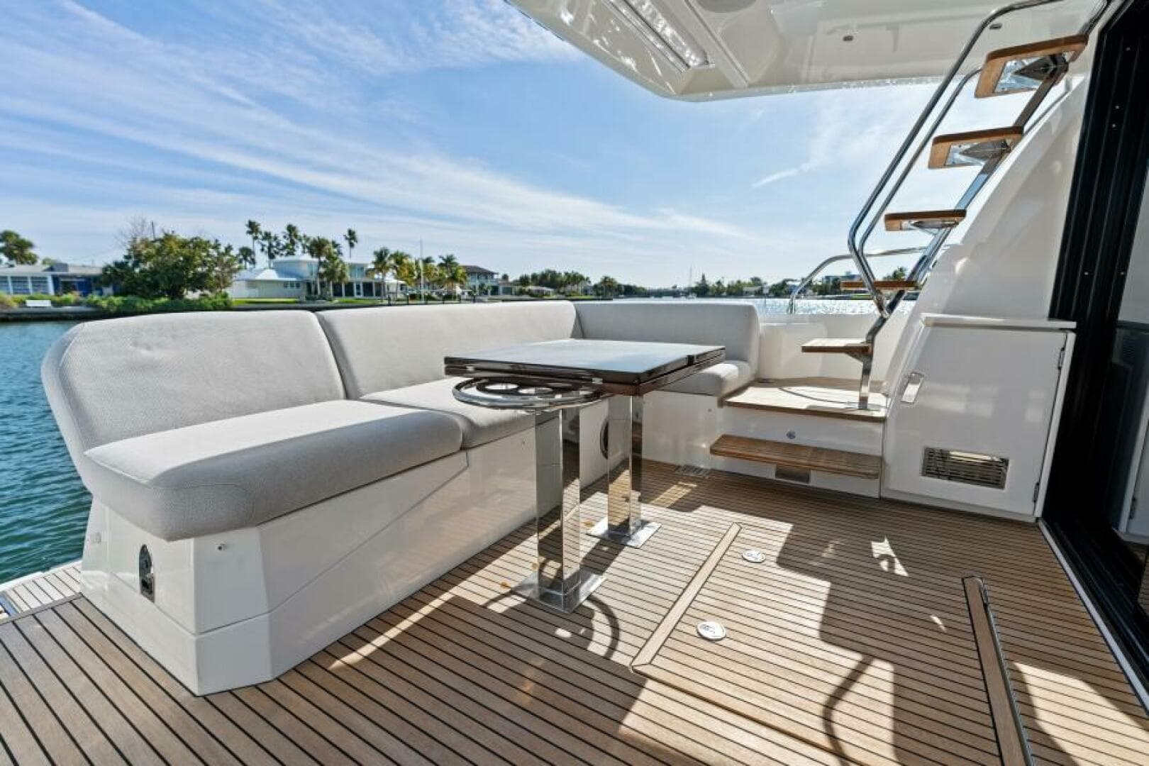 2020 Prestige 520 Flybridge — photo 6