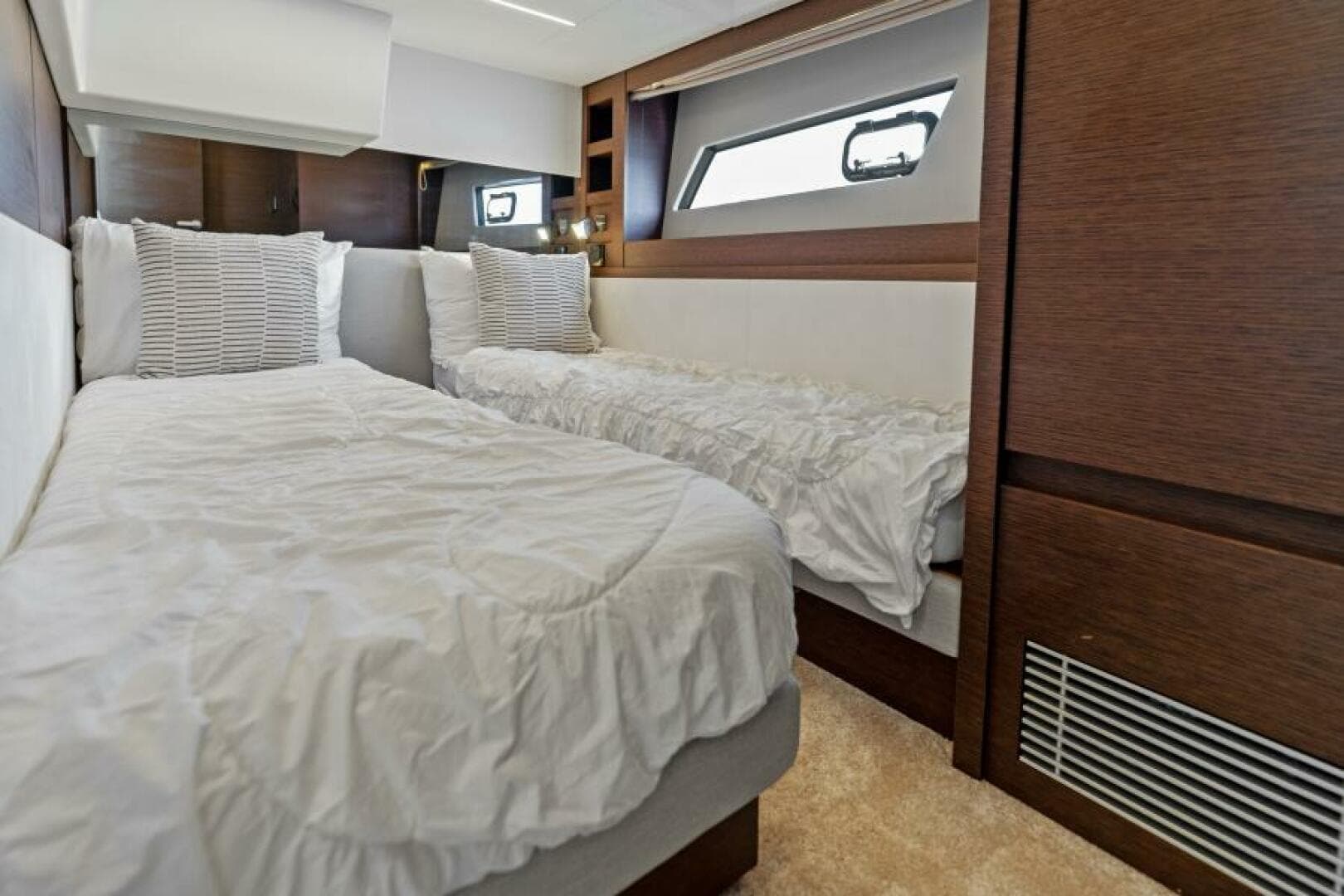 2020 Prestige 520 Flybridge — photo 41