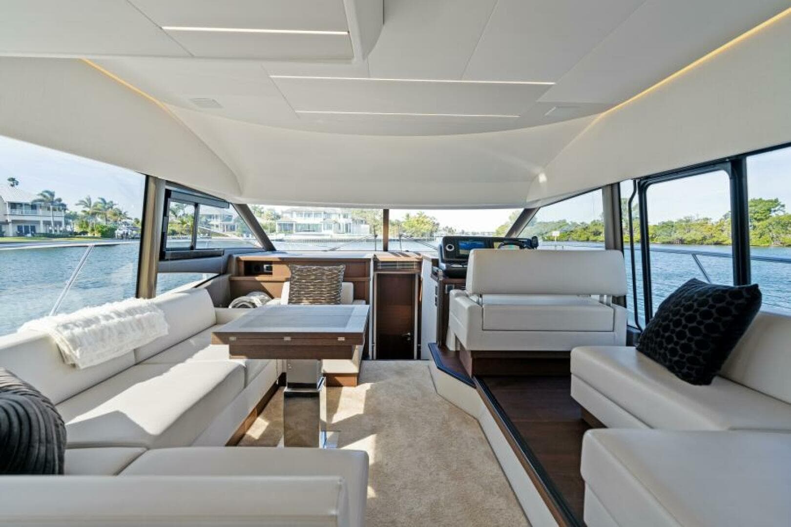 2020 Prestige 520 Flybridge — photo 4