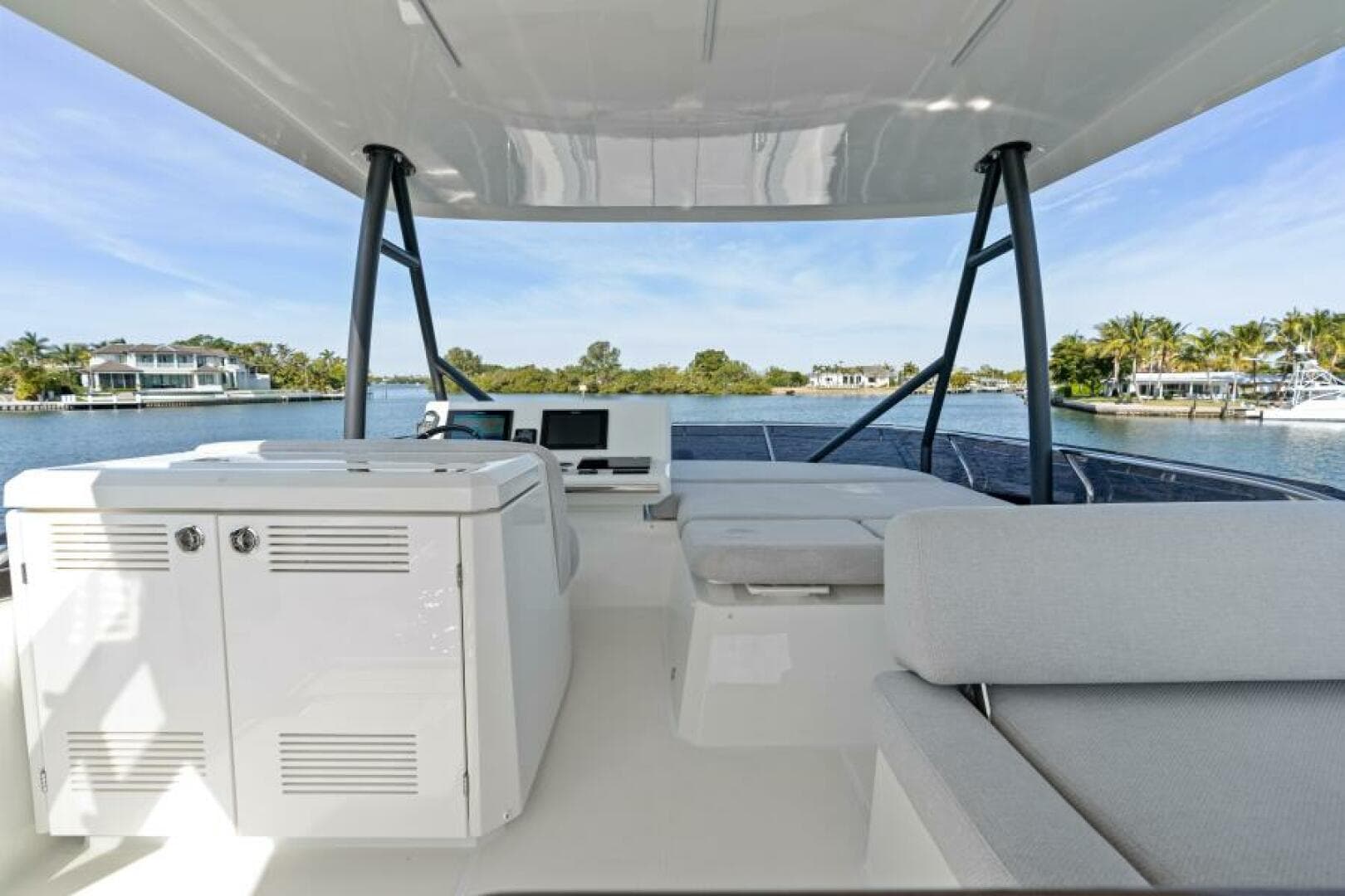2020 Prestige 520 Flybridge — photo 49