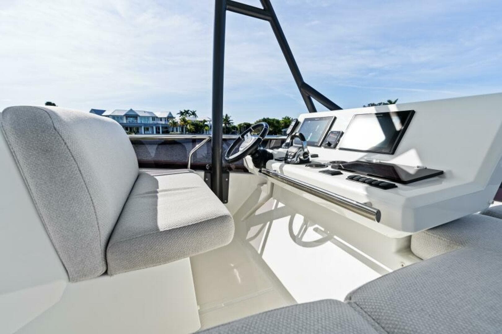 2020 Prestige 520 Flybridge — photo 46
