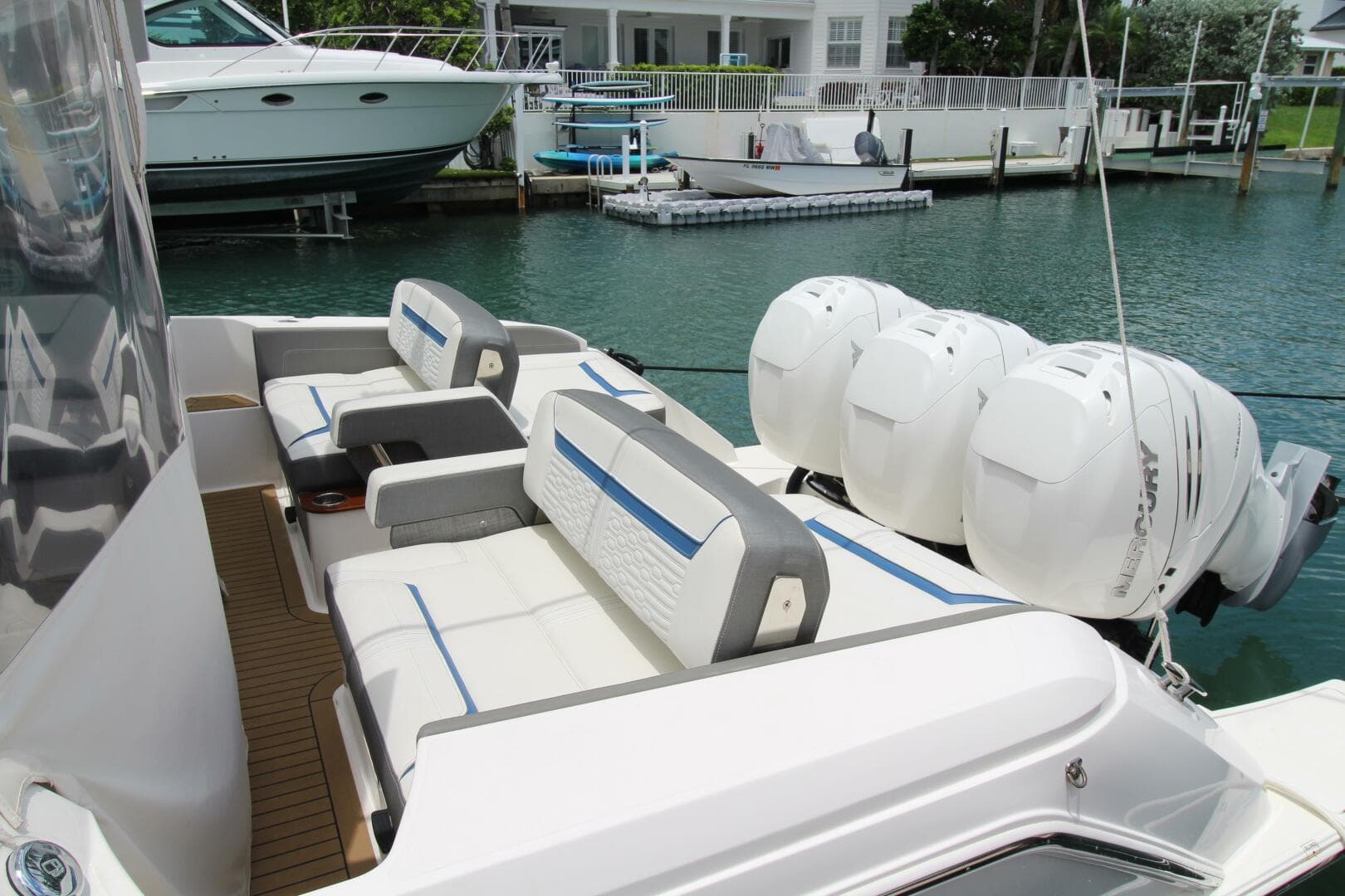 2021 Tiara Yachts 38 LX — photo 9