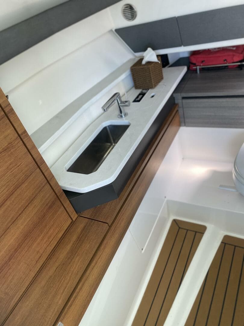 2021 Tiara Yachts 38 LX — photo 22