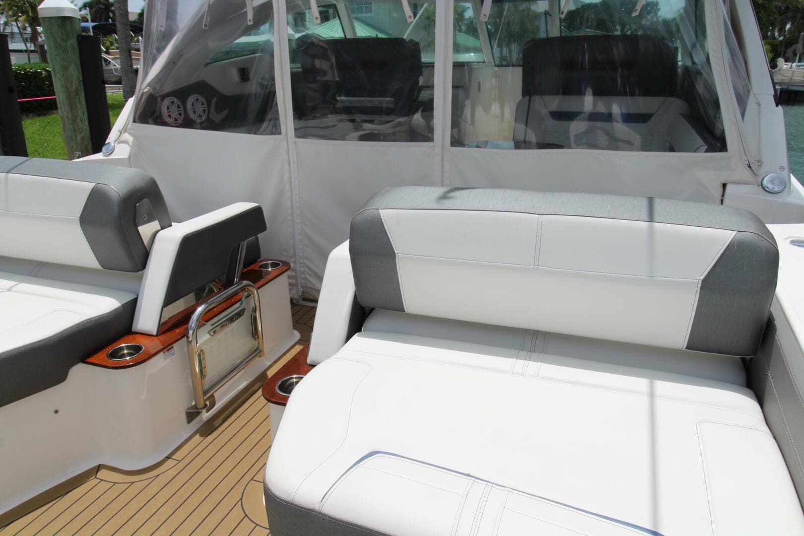 2021 Tiara Yachts 38 LX — photo 15