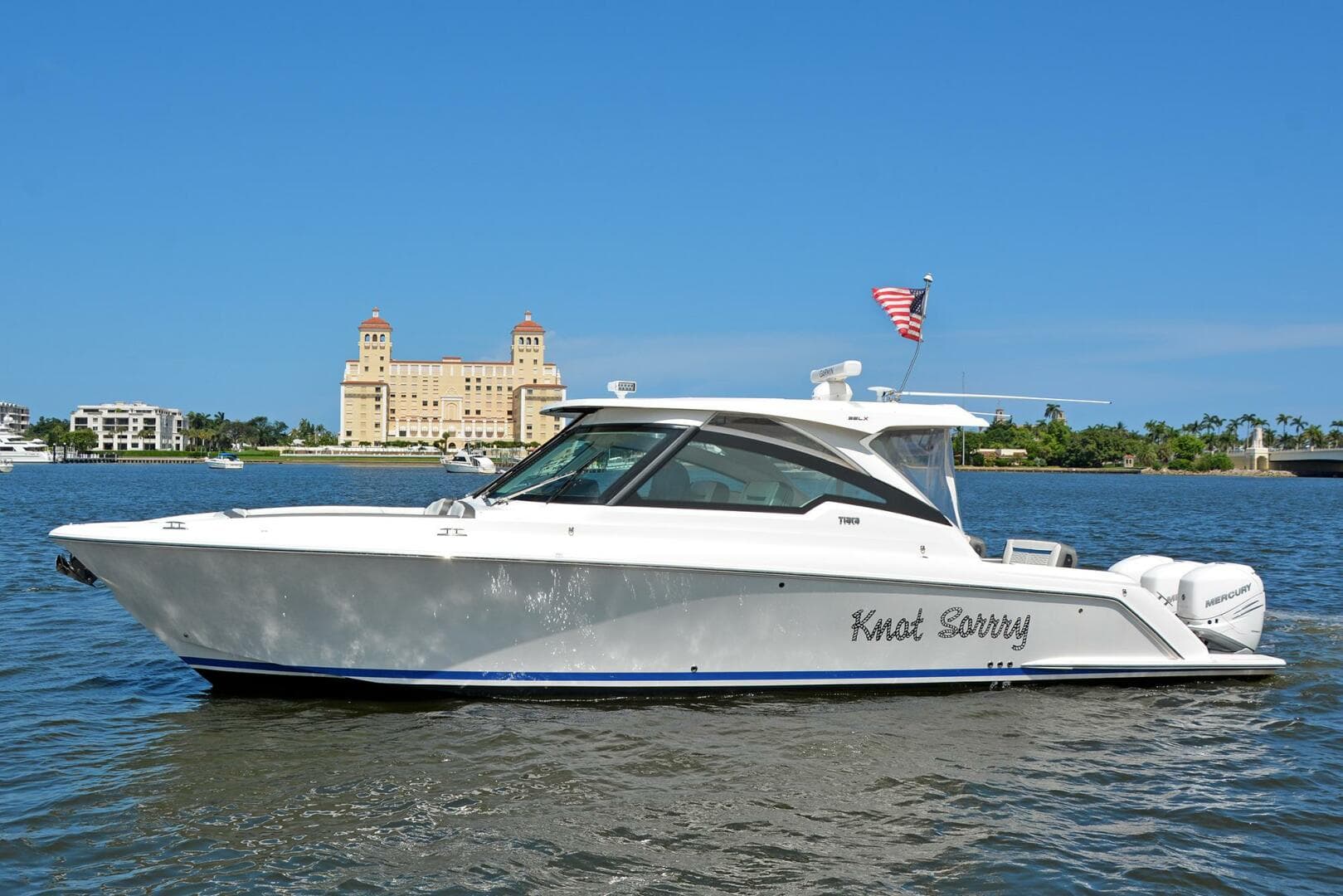 2021 Tiara Yachts 38 LX — photo 1