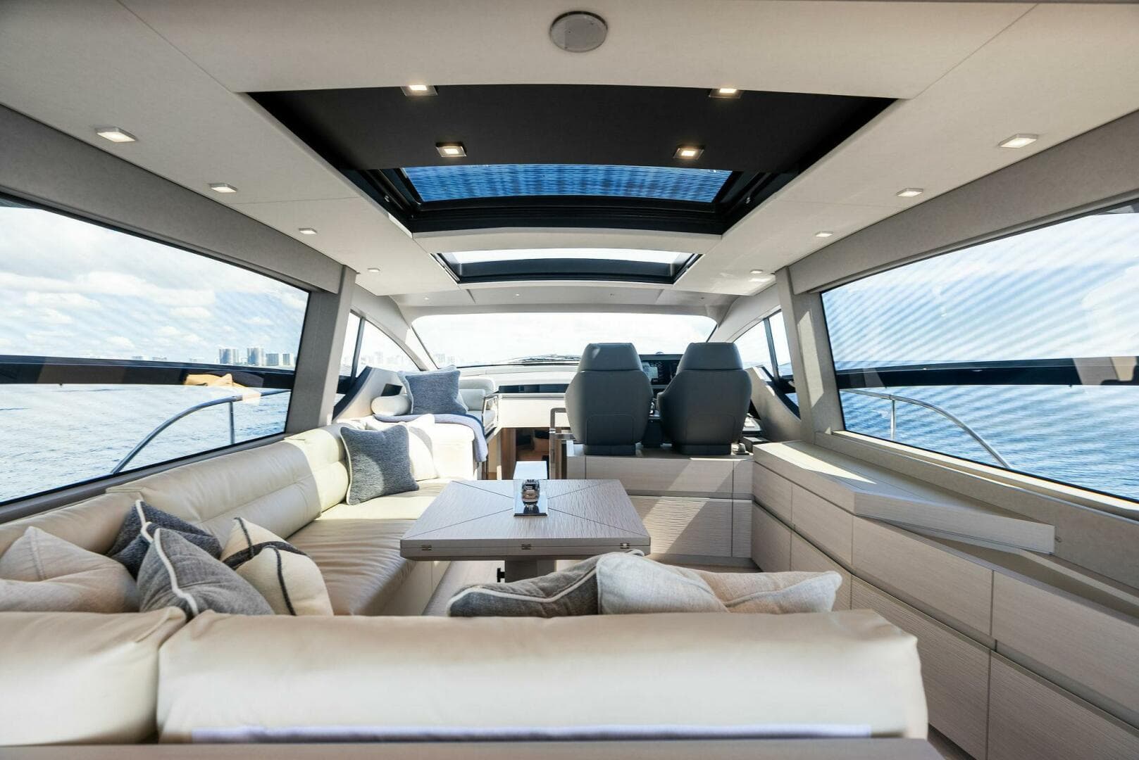 2025 Pershing 7X — photo 23