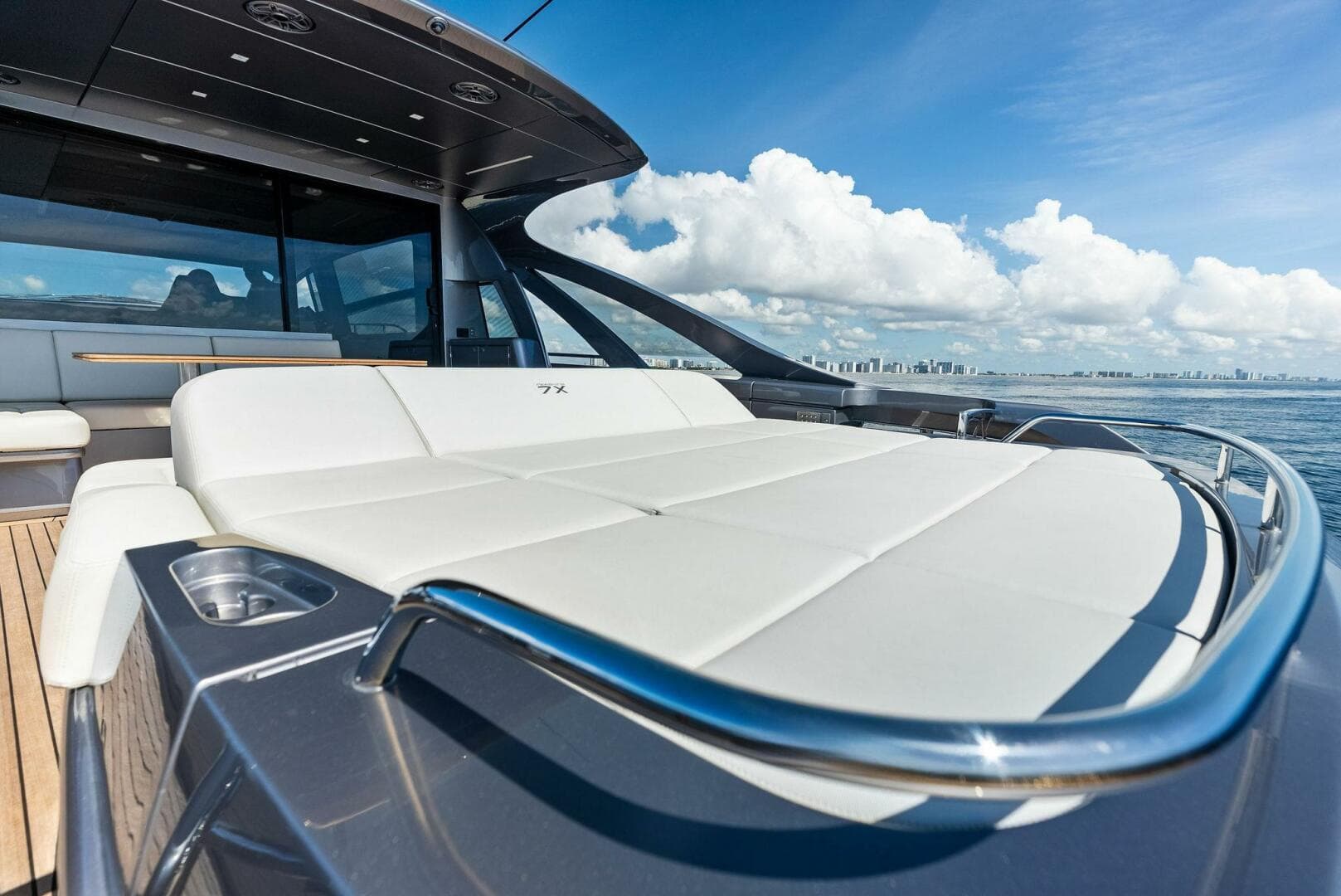 2025 Pershing 7X — photo 15