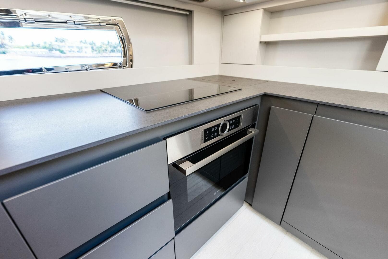 2025 Pershing 7X — photo 36