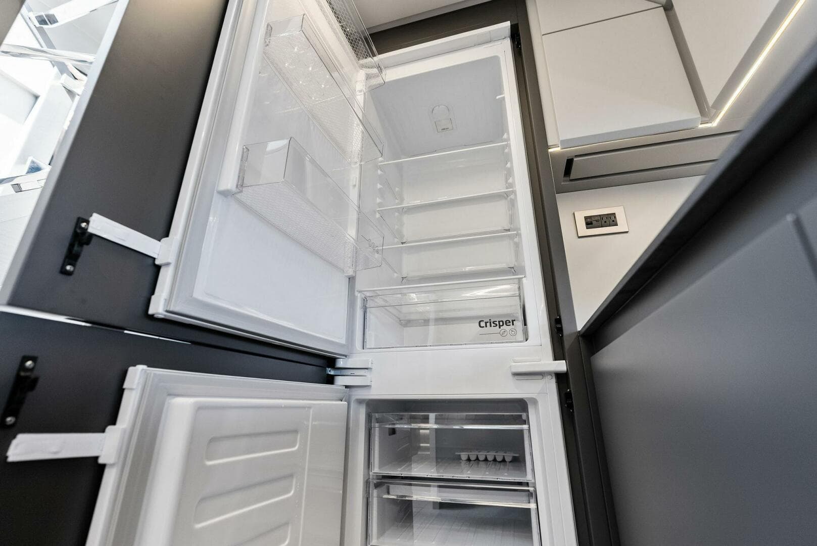 2025 Pershing 7X — photo 37