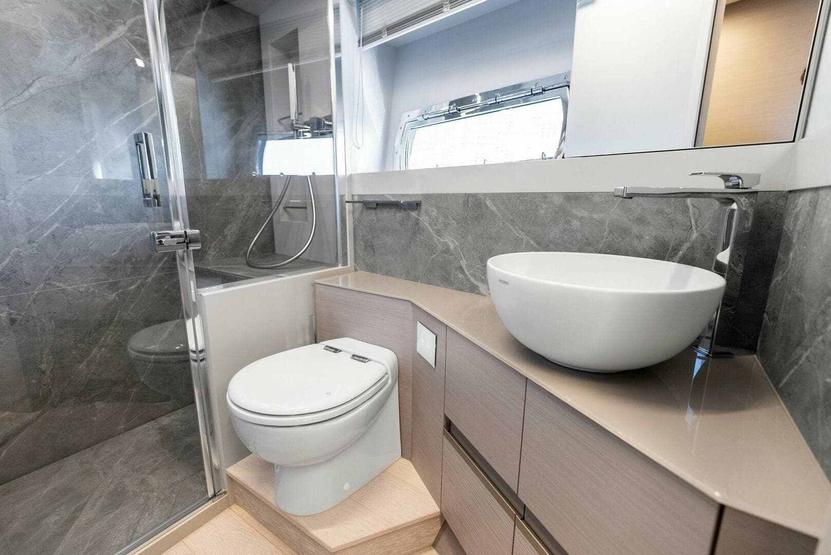 2025 Pershing 7X — photo 52