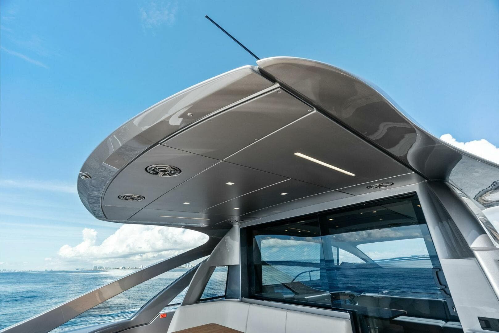 2025 Pershing 7X — photo 14