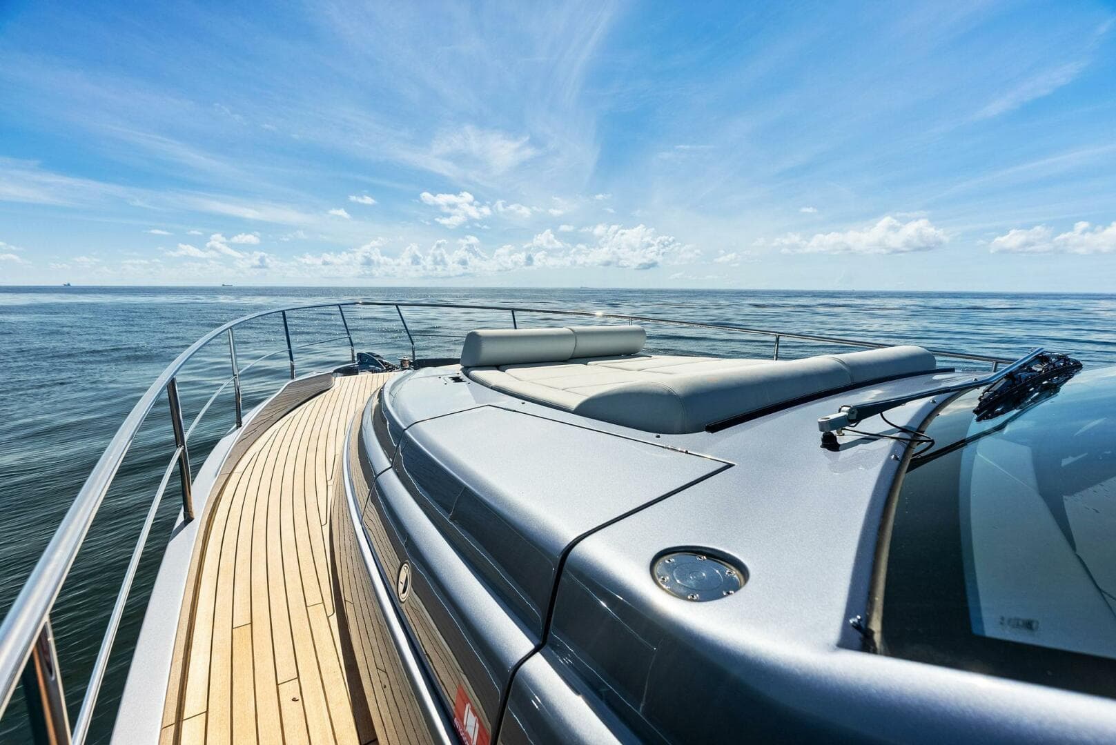 2025 Pershing 7X — photo 10