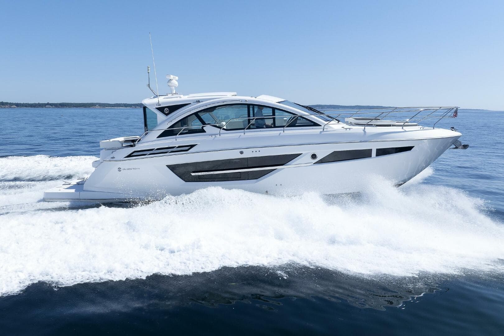 2021 Cruisers Yachts — photo 2