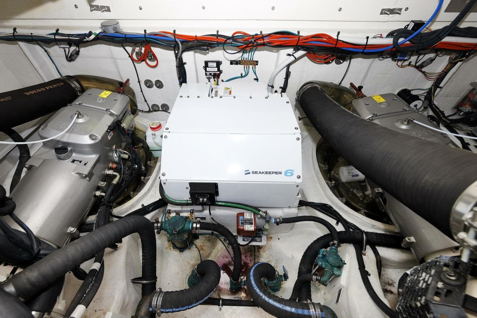 2021 Cruisers Yachts — photo 58