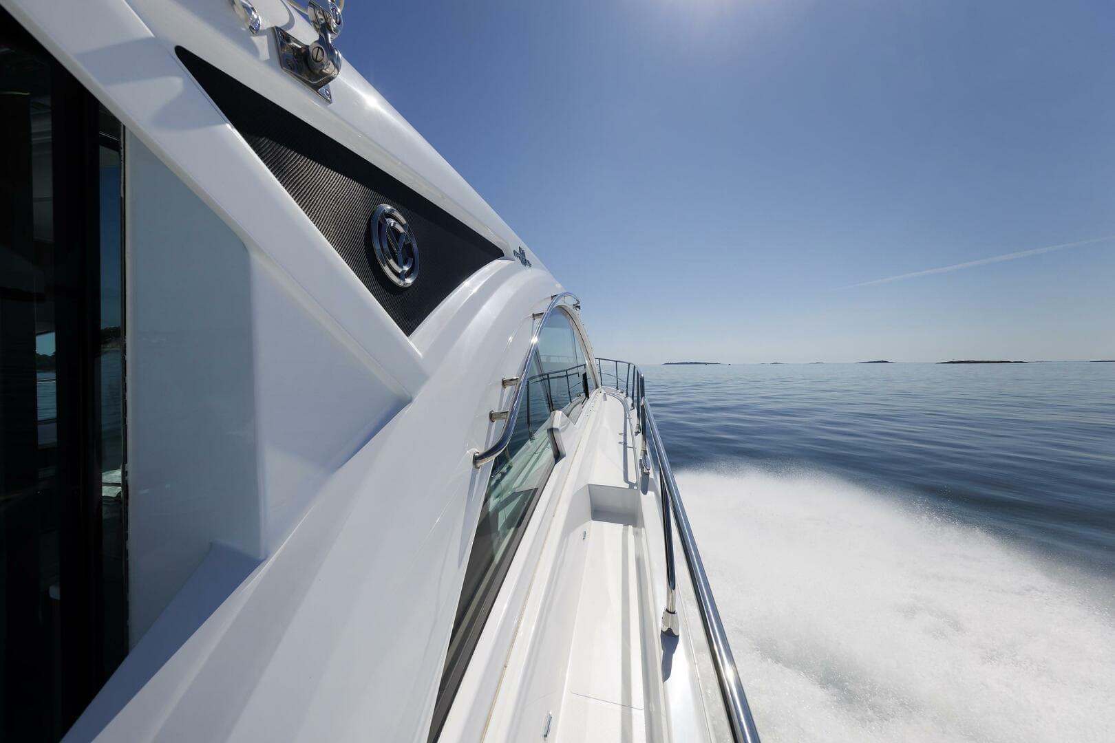 2021 Cruisers Yachts — photo 46