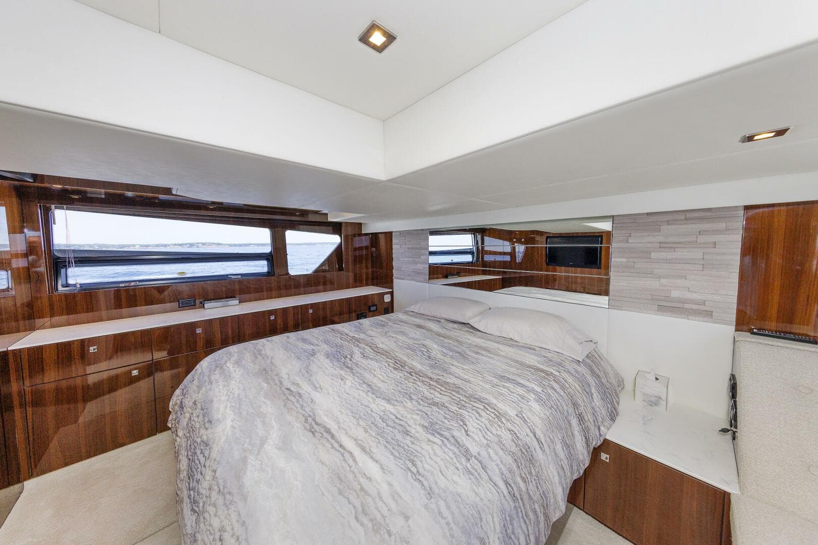 2021 Cruisers Yachts — photo 30