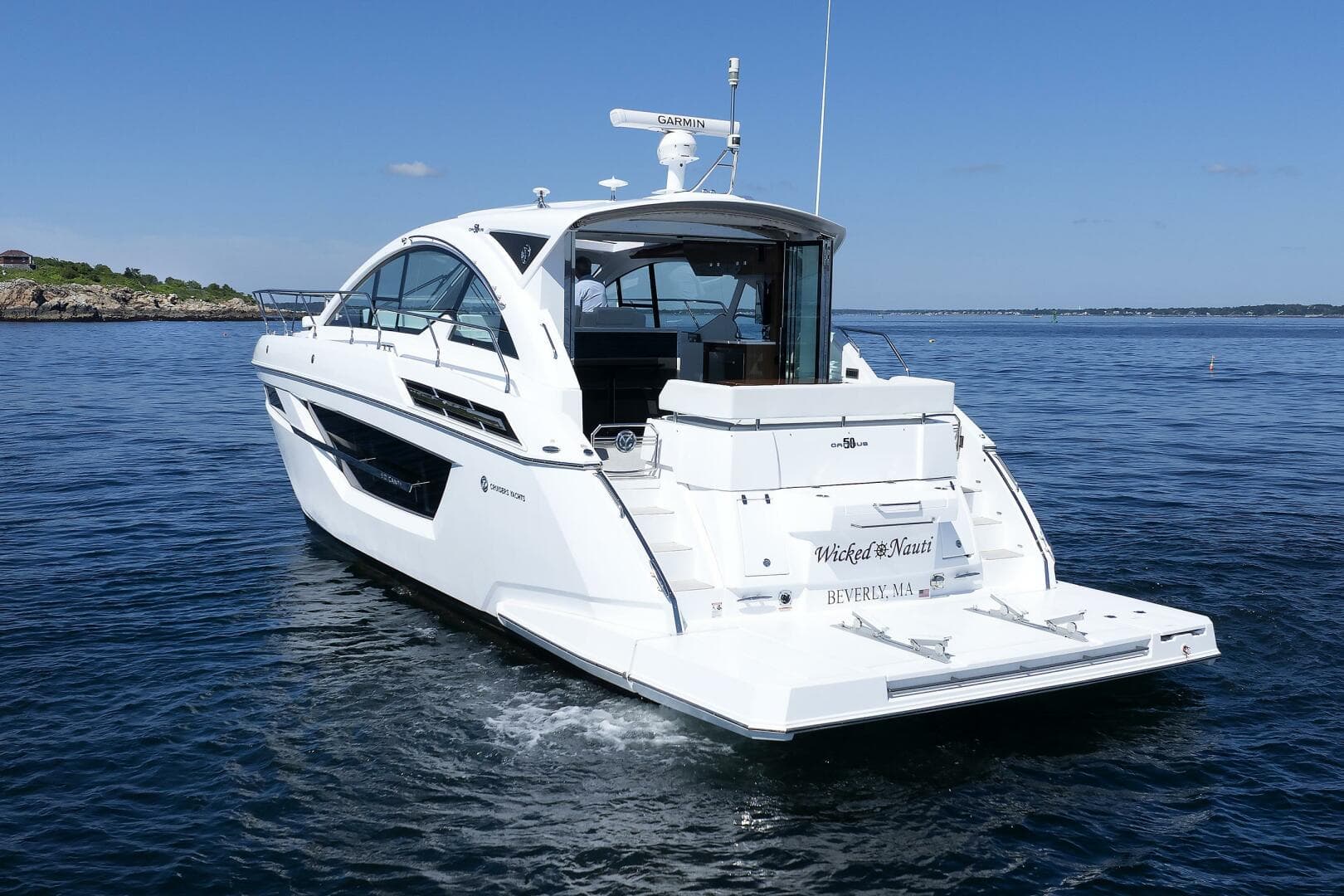 2021 Cruisers Yachts — photo 9