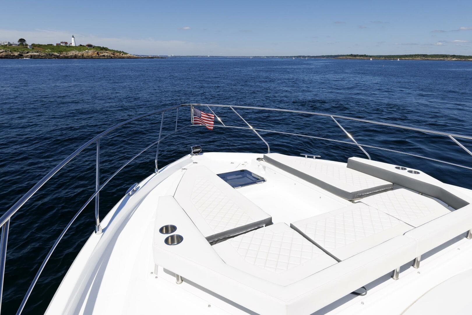 2021 Cruisers Yachts — photo 49