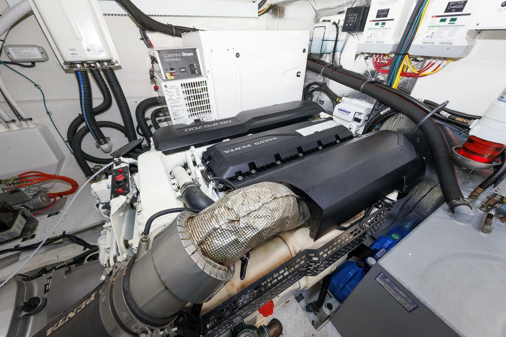 2021 Cruisers Yachts — photo 54