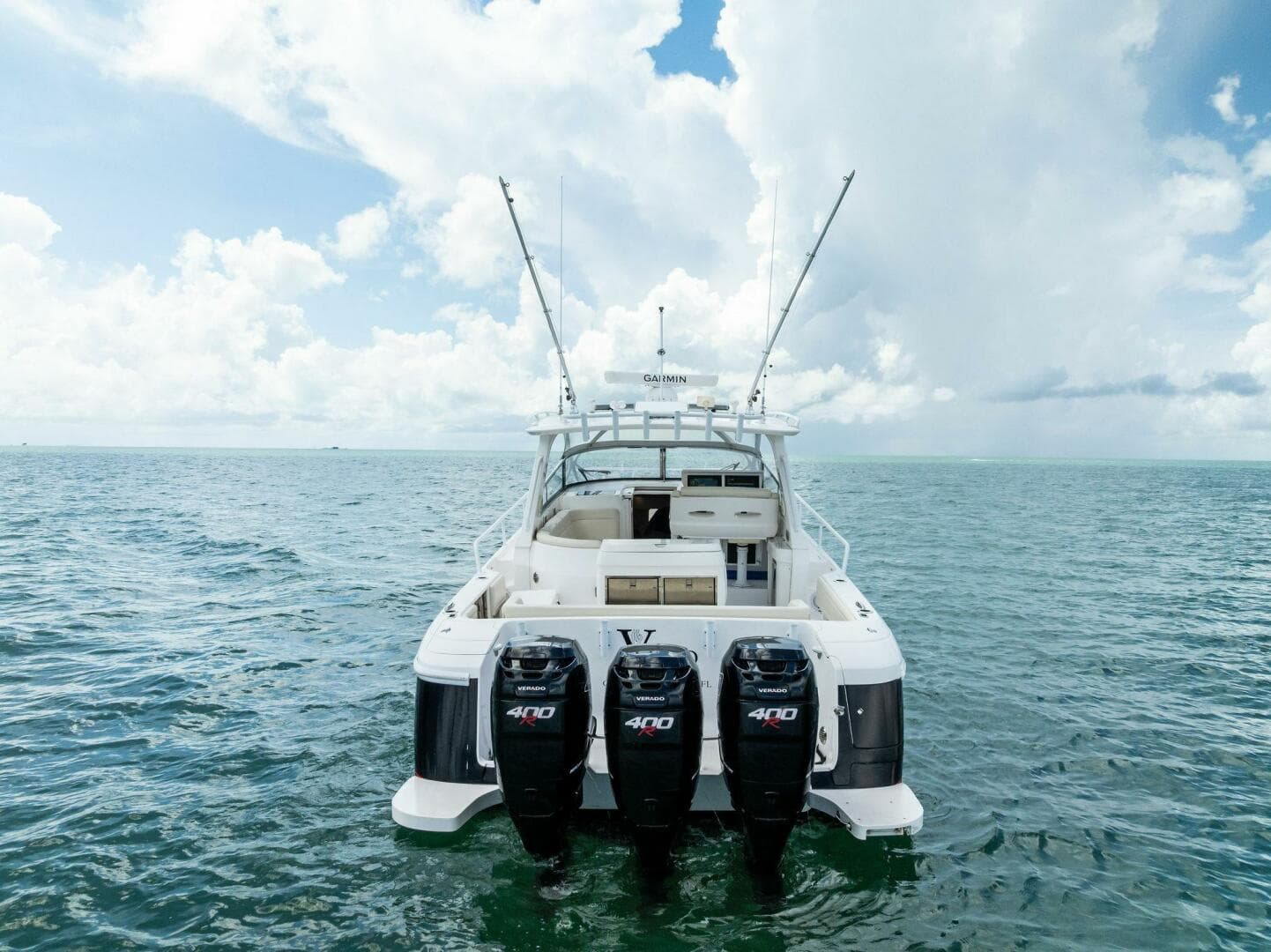 2018 Intrepid 430 Sport Yacht — photo 3