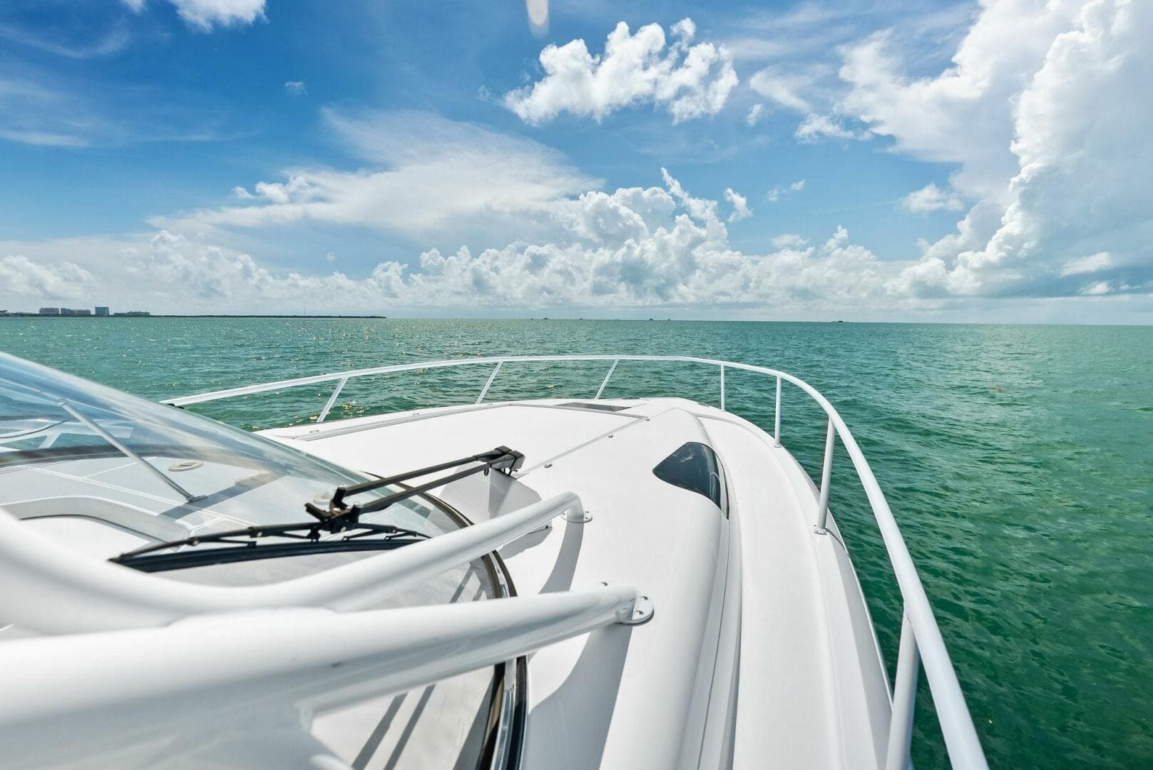 2018 Intrepid 430 Sport Yacht — photo 13