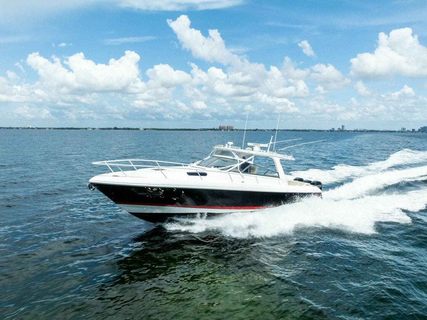 2018 Intrepid 430 Sport Yacht — photo 9