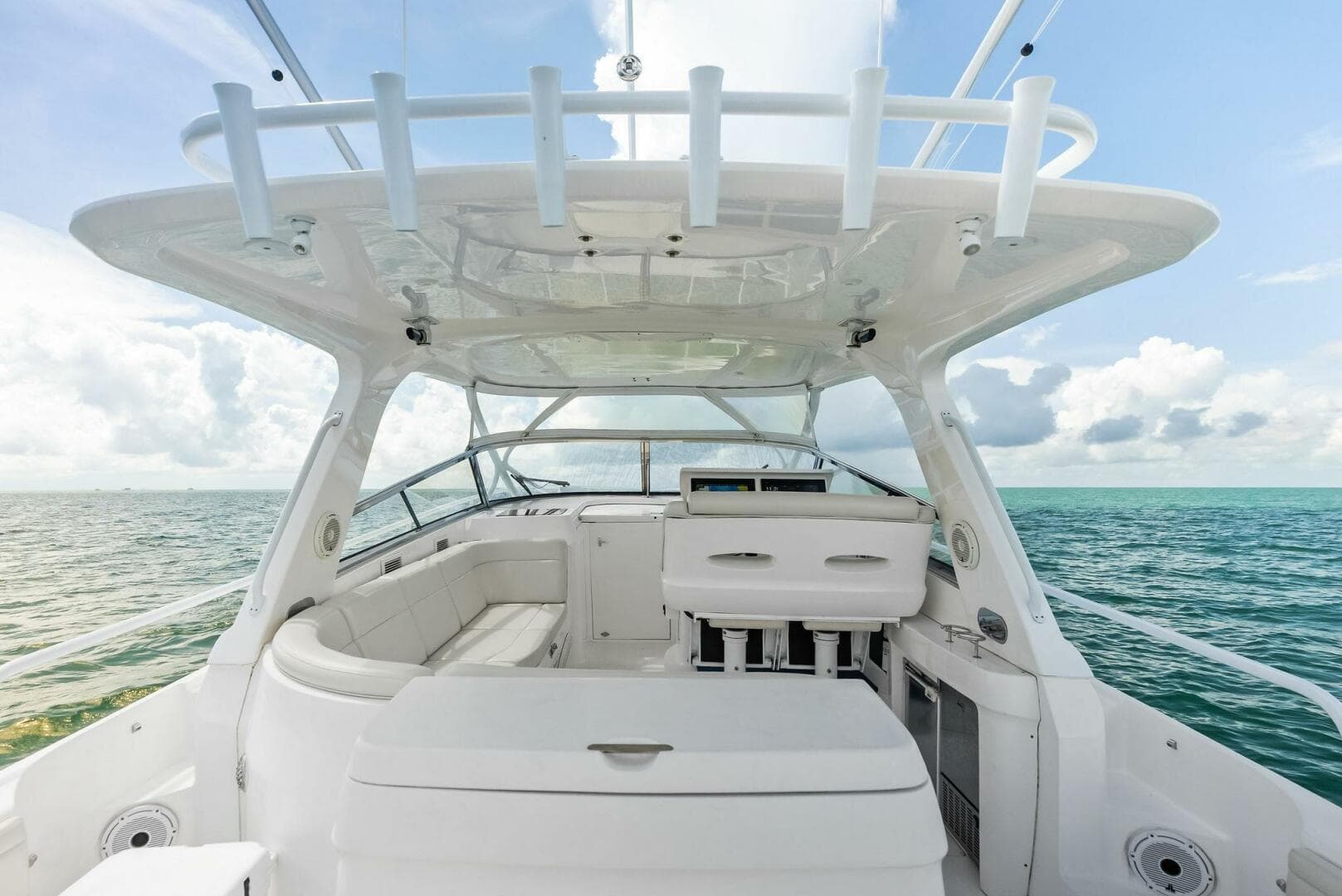 2018 Intrepid 430 Sport Yacht — photo 18