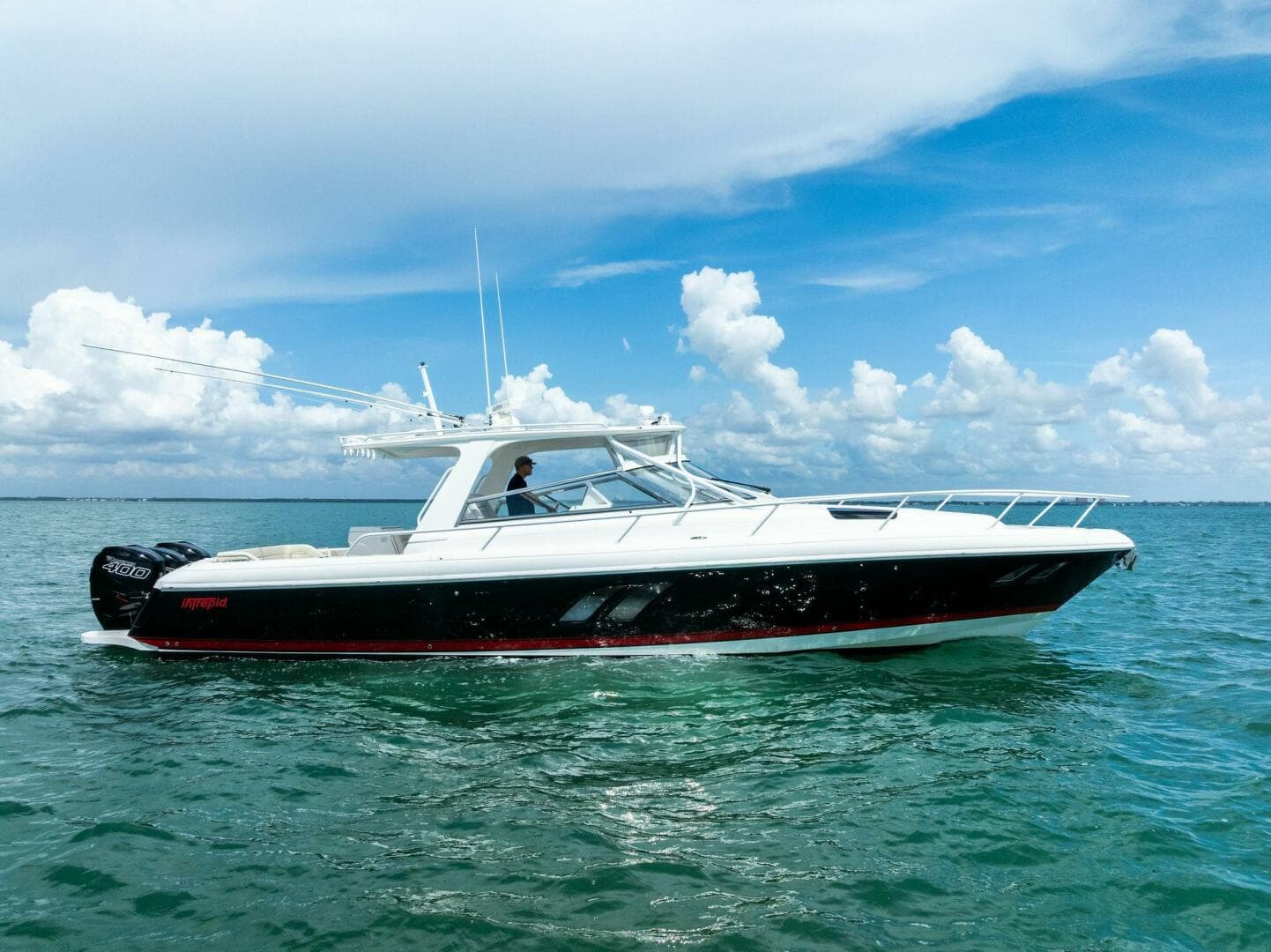 2018 Intrepid 430 Sport Yacht — photo 5