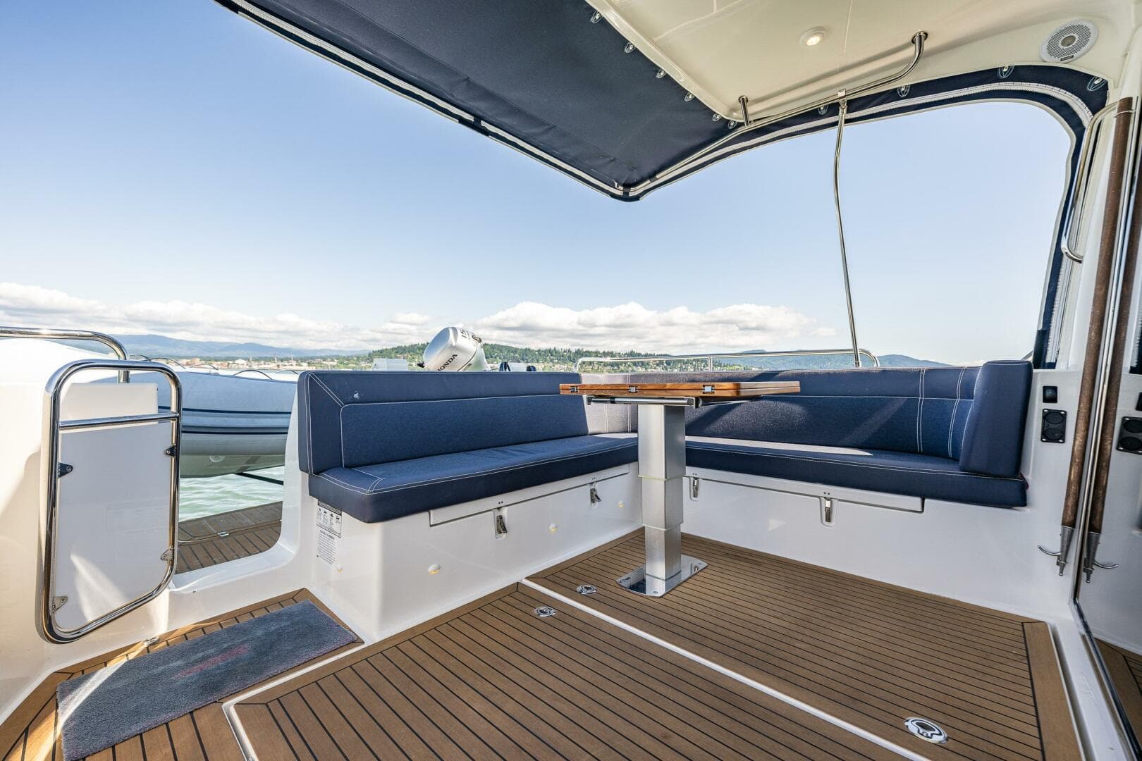 2021 Nimbus 405 Coupe — photo 7