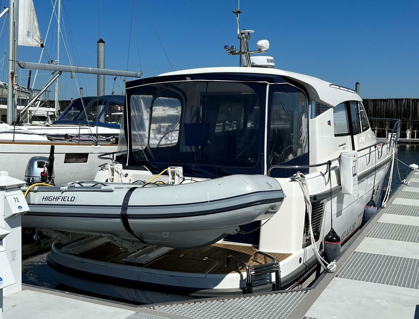 2021 Nimbus 405 Coupe — photo 2