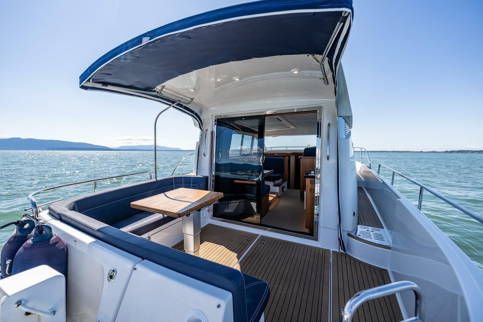 2021 Nimbus 405 Coupe — photo 5