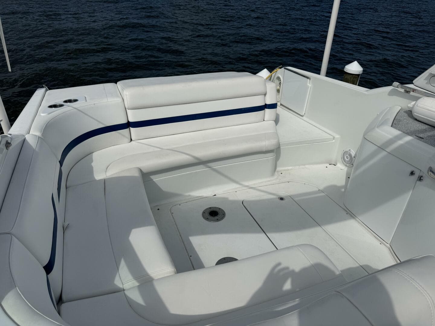 2007 Formula 330 Sun Sport — photo 10