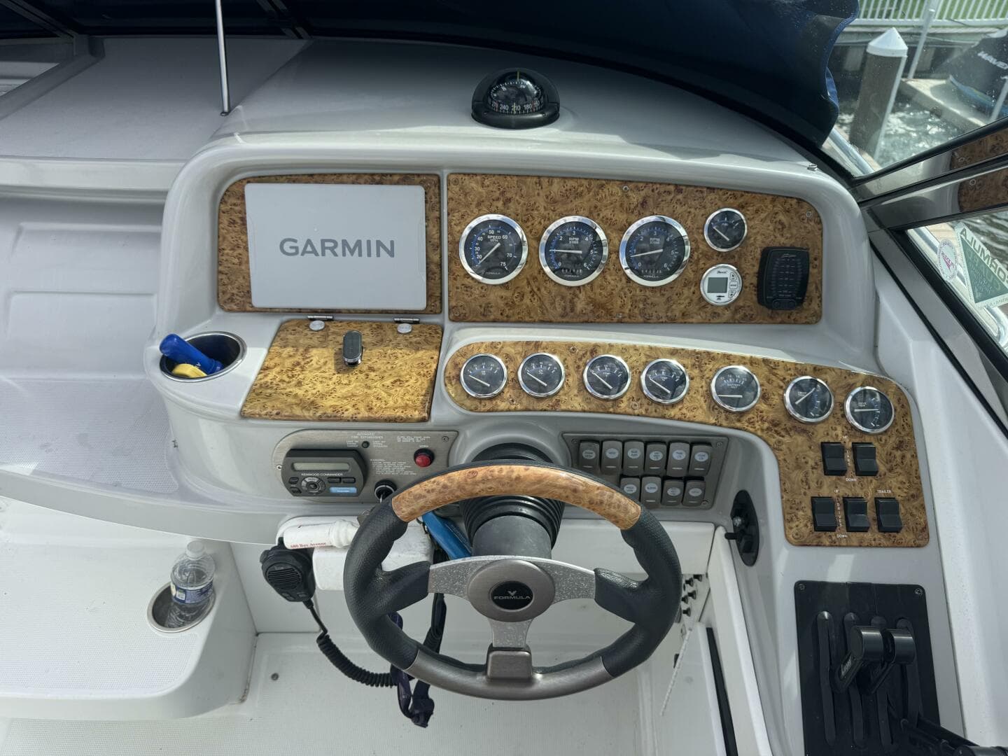 2007 Formula 330 Sun Sport — photo 18