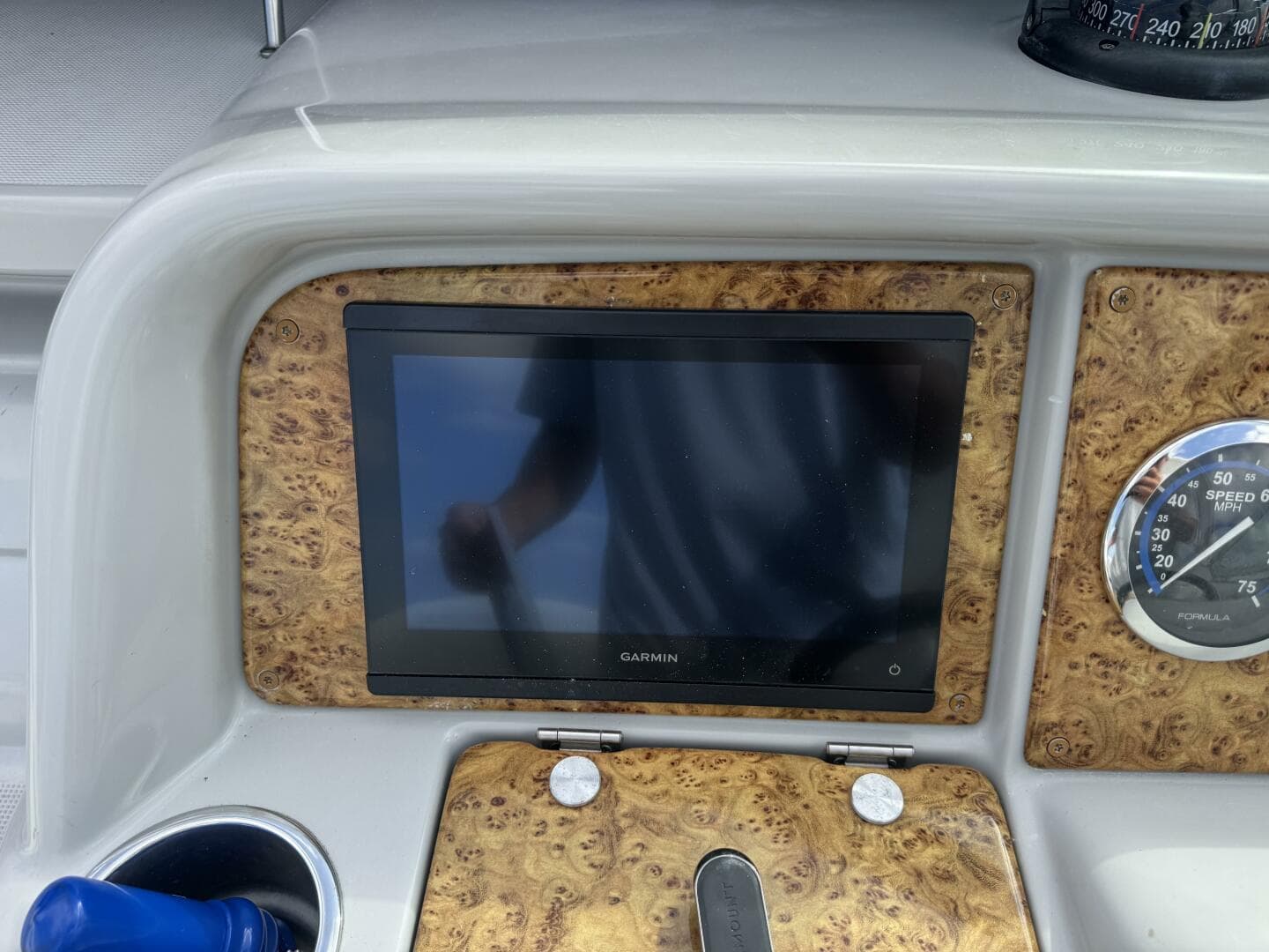 2007 Formula 330 Sun Sport — photo 19