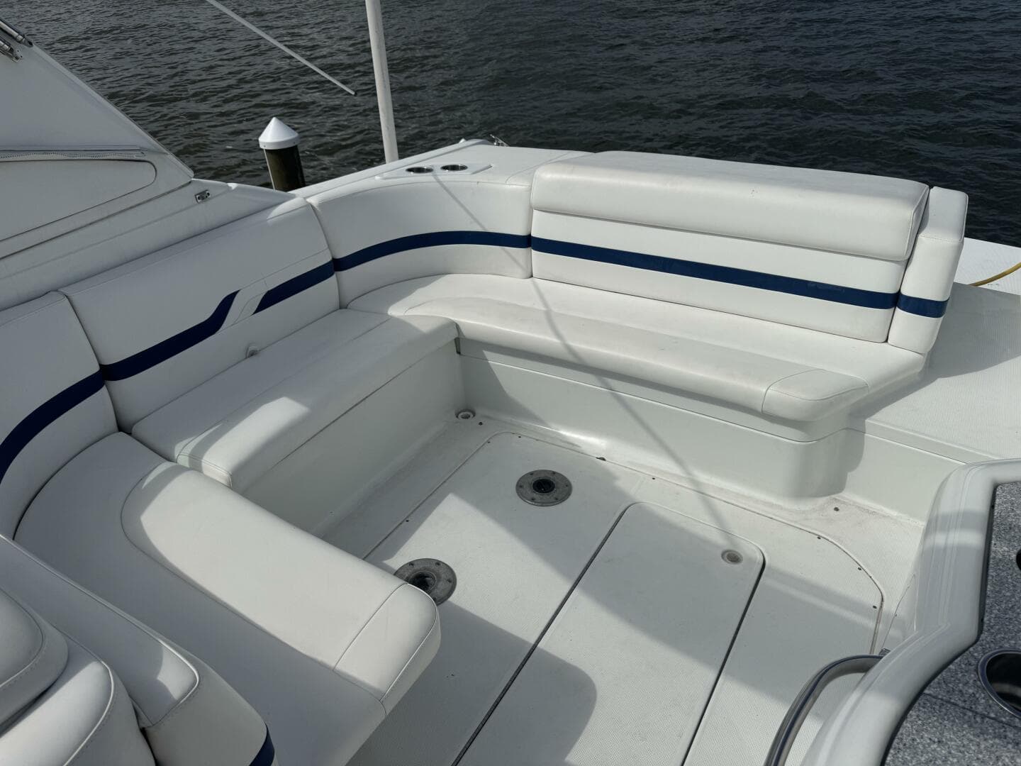 2007 Formula 330 Sun Sport — photo 9