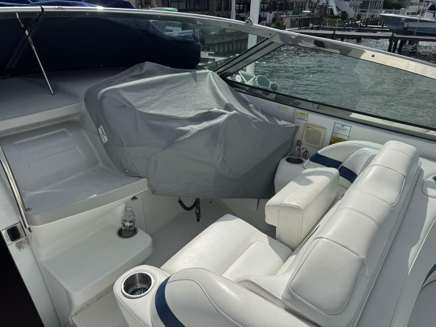 2007 Formula 330 Sun Sport — photo 30