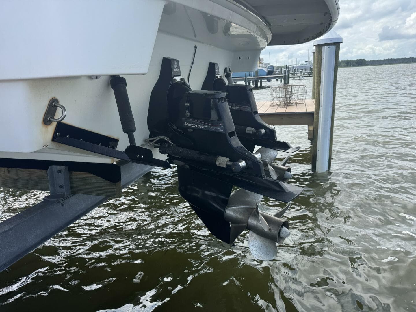 2007 Formula 330 Sun Sport — photo 31