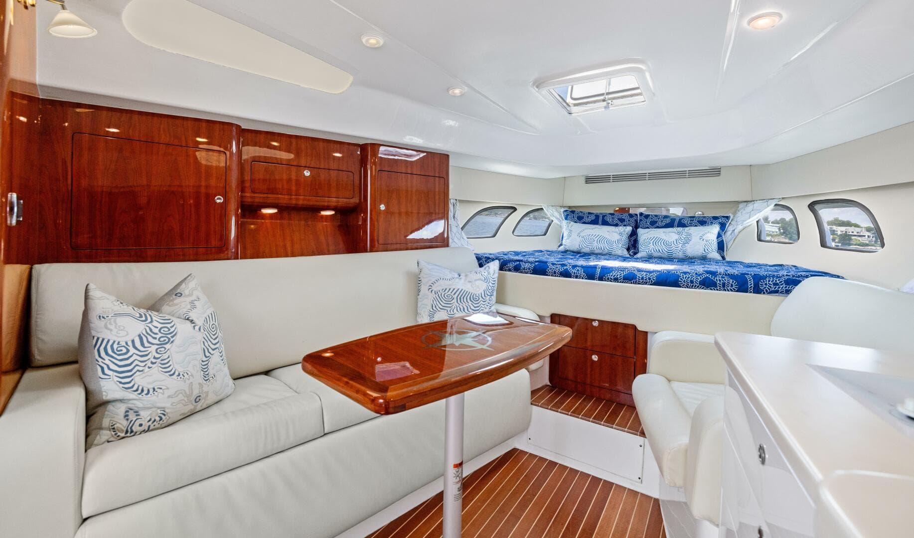 2015 Intrepid 430 Sport Yacht — photo 24
