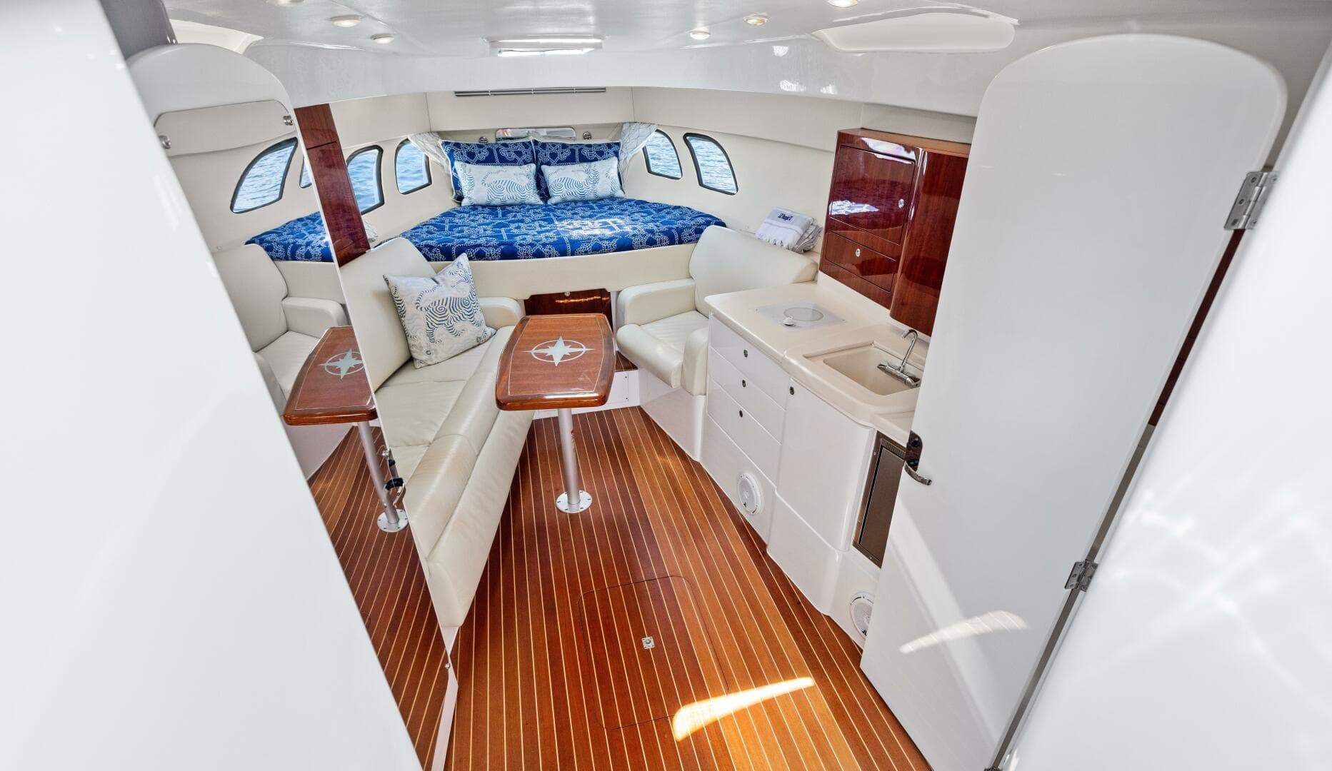 2015 Intrepid 430 Sport Yacht — photo 23